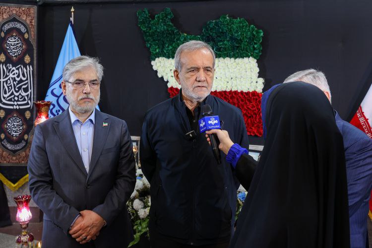 ادای احترام رئیس‌جمهور به یادمان شهدای دانشمند دانشگاه شهید بهشتی